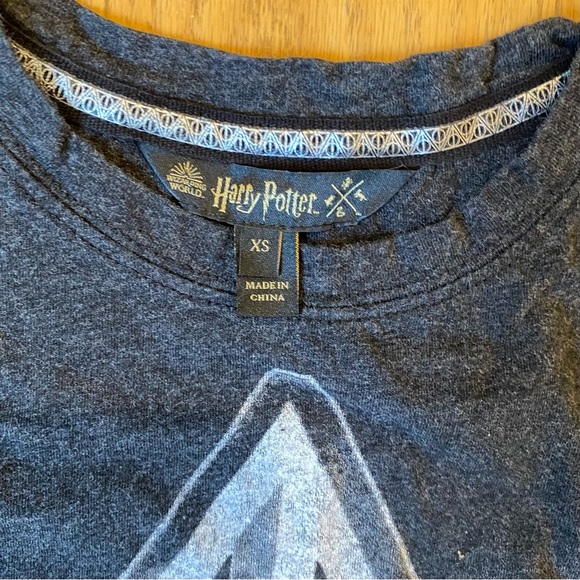 Official Harry Potter Deathly Hallows T-shirt - Picture 2 of 5